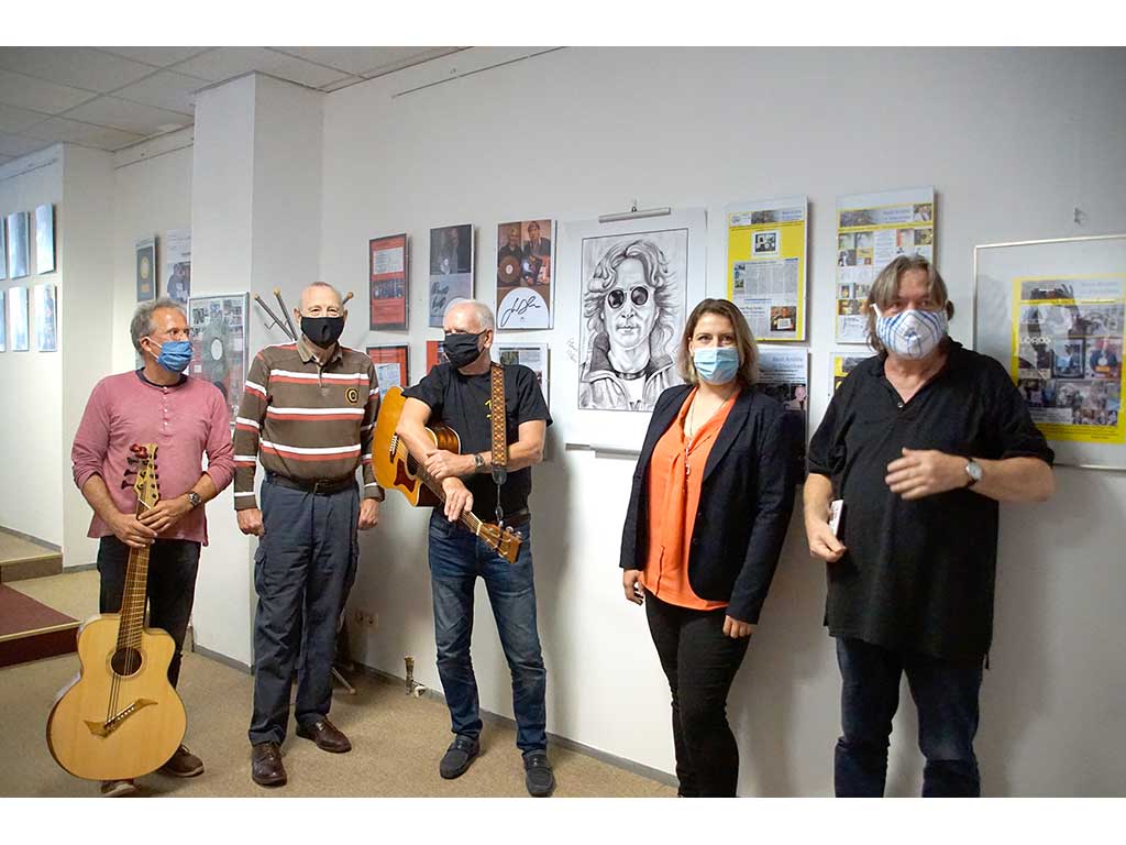 EinTag und die Ausstellung zu Ehren von John Lennon 